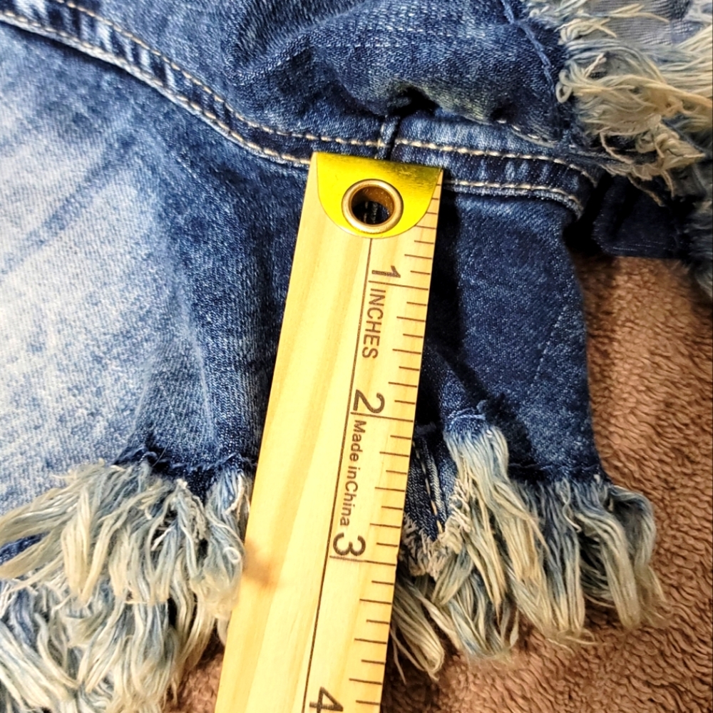 No Boundaries High Rise Denim Frayed Hem Women's Shorts Button Fly Size 7 - Picture 7 of 8